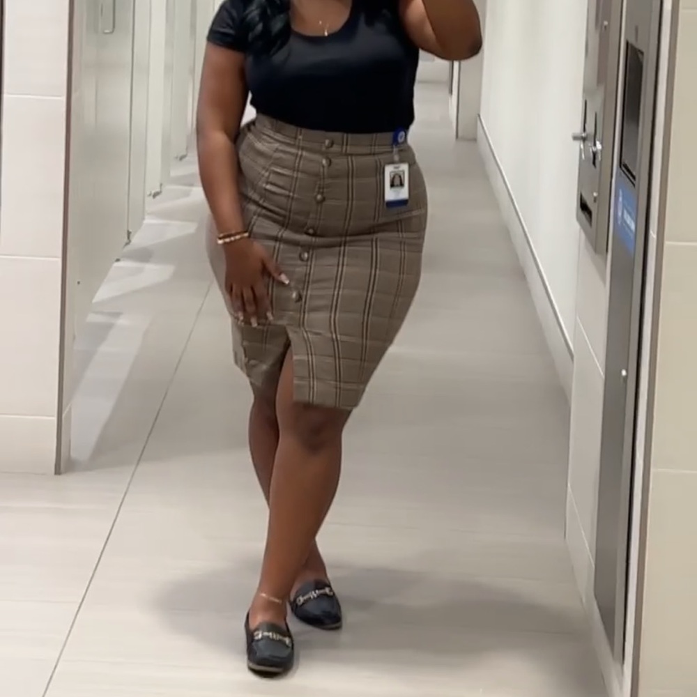 2/$22✨ Plaid Pencil Skirt (L)